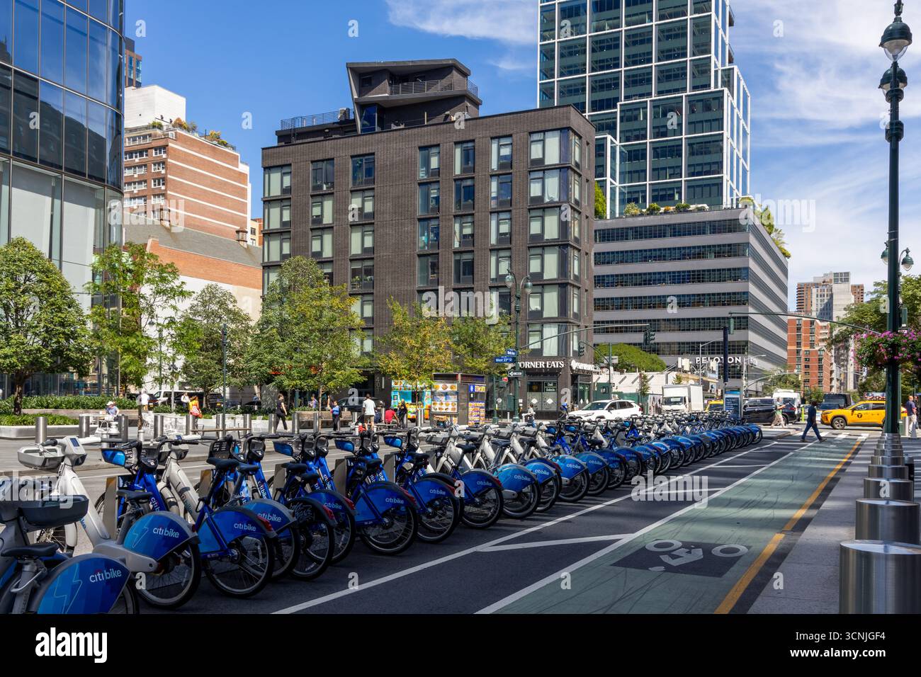 New York City, New York - 8 septembre 2025 : station d'accueil Citi Bike à Manhattan, New York. CITI Bike est une propriété privée publique de partage de vélos Banque D'Images