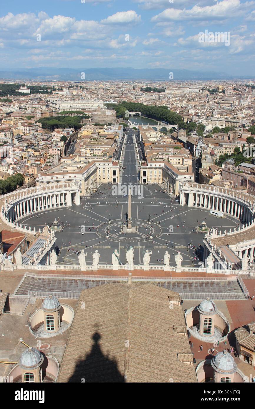 Blick von Kuppel der Sankt Peter Basilika auf den Petersplatz, Rome, Vatikan Banque D'Images