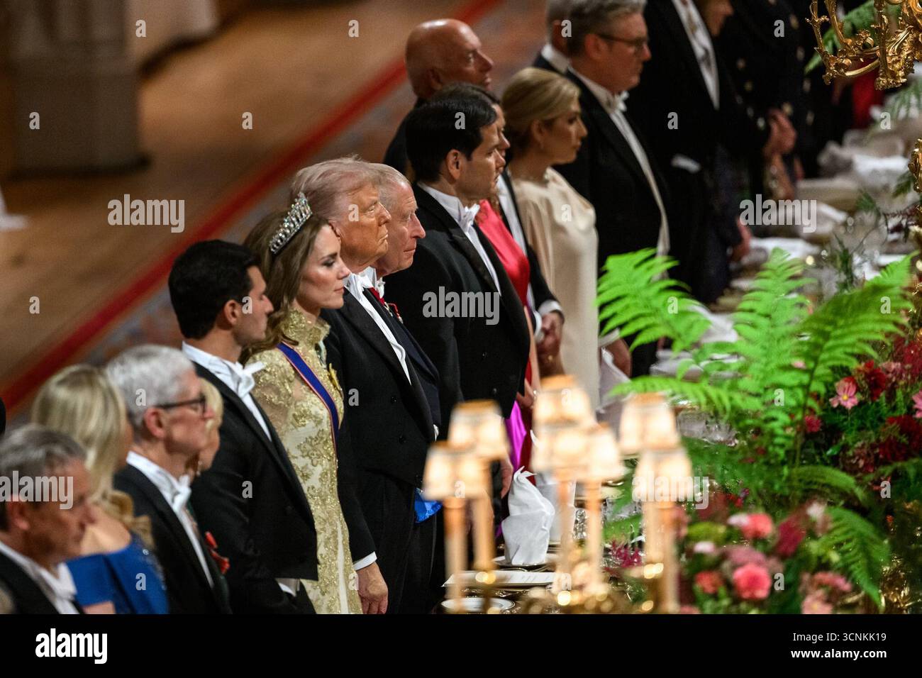 Le président Donald J. Trump assiste au banquet d’État au château de Windsor organisé par sa Majesté le roi Charles III lors de la visite d’État de Trump au Royaume-Uni. 17 septembre 2025. Image reproduite avec l'aimable autorisation de la Maison Blanche. Banque D'Images