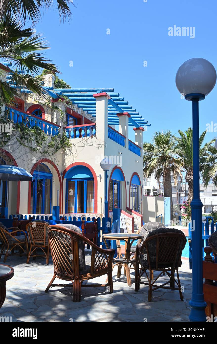 Hôtel et plantes à Sissi en Crète, Grèce Banque D'Images