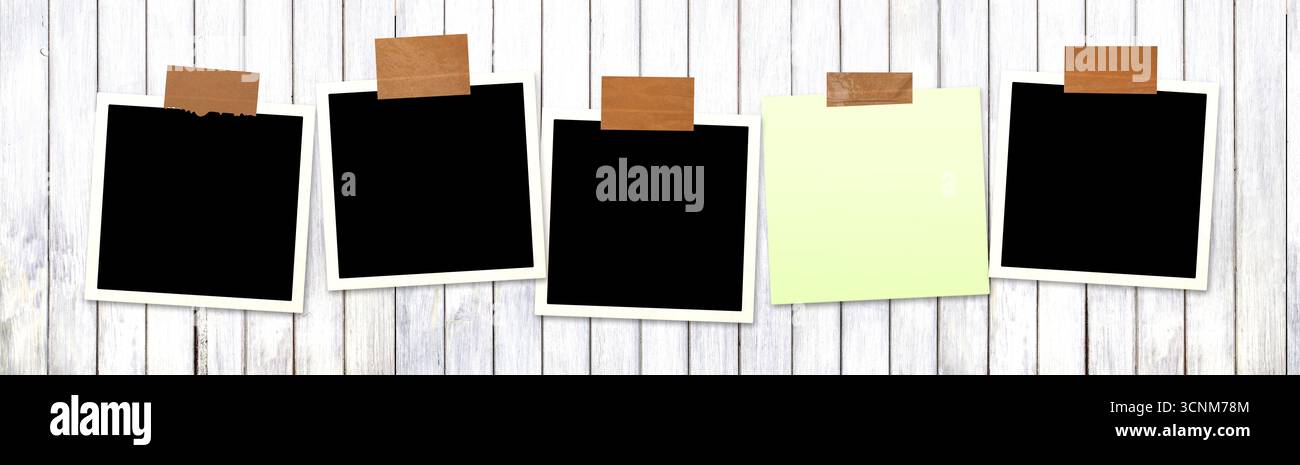 Quatre photos de cadre avec bandes adhésives au mur en bois. Bannière horizontale avec une grille d'album photos pour scrapbooking. Style vintage Mood bo Banque D'Images