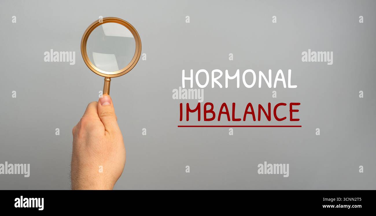 Le déséquilibre hormonal est une condition où les hormones du corps sont hors de la plage normale, causant des perturbations dans les fonctions corporelles et affectant globalement Banque D'Images