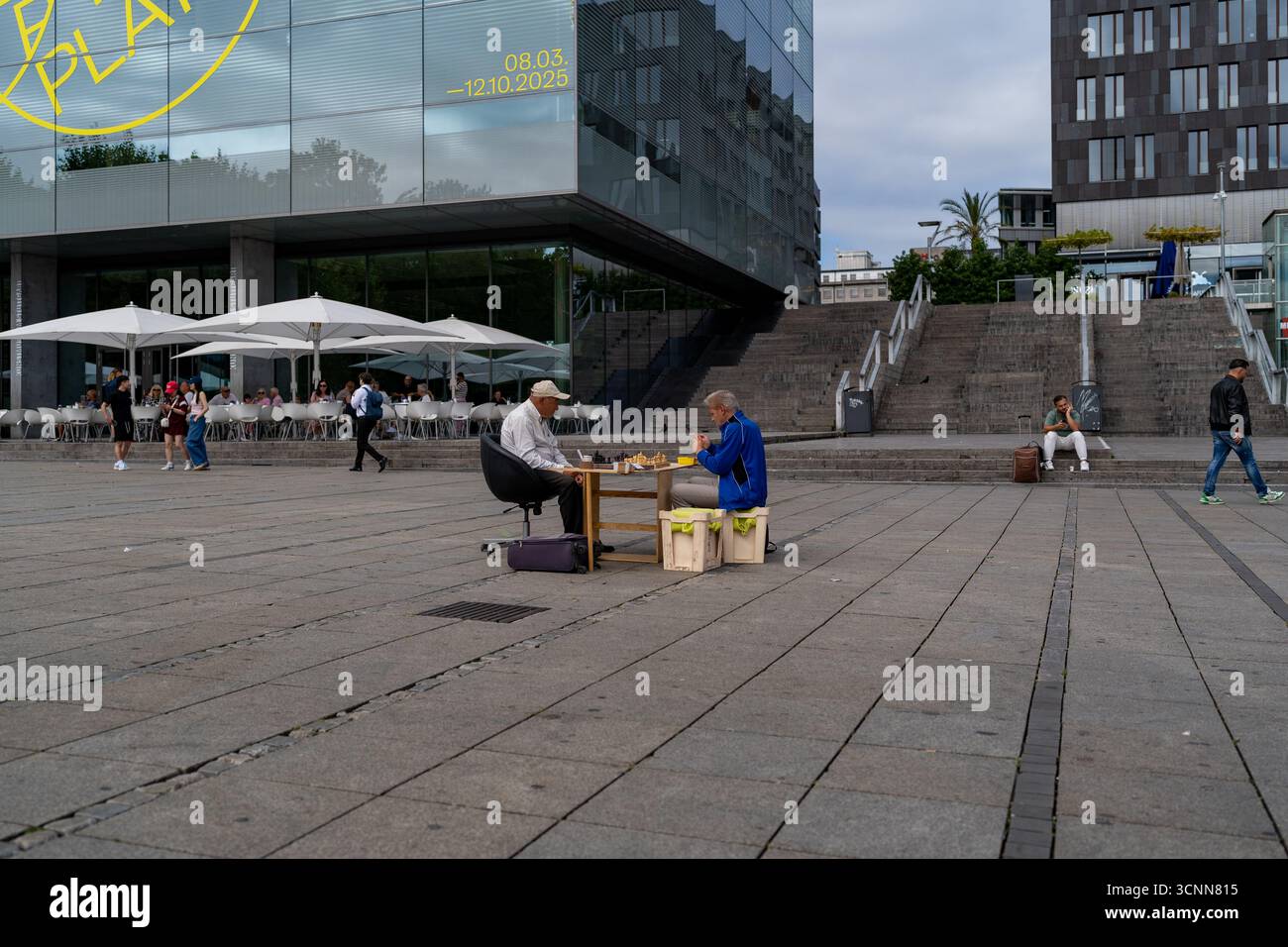 Street Chess en face du Kunstmuseum Stuttgart Banque D'Images
