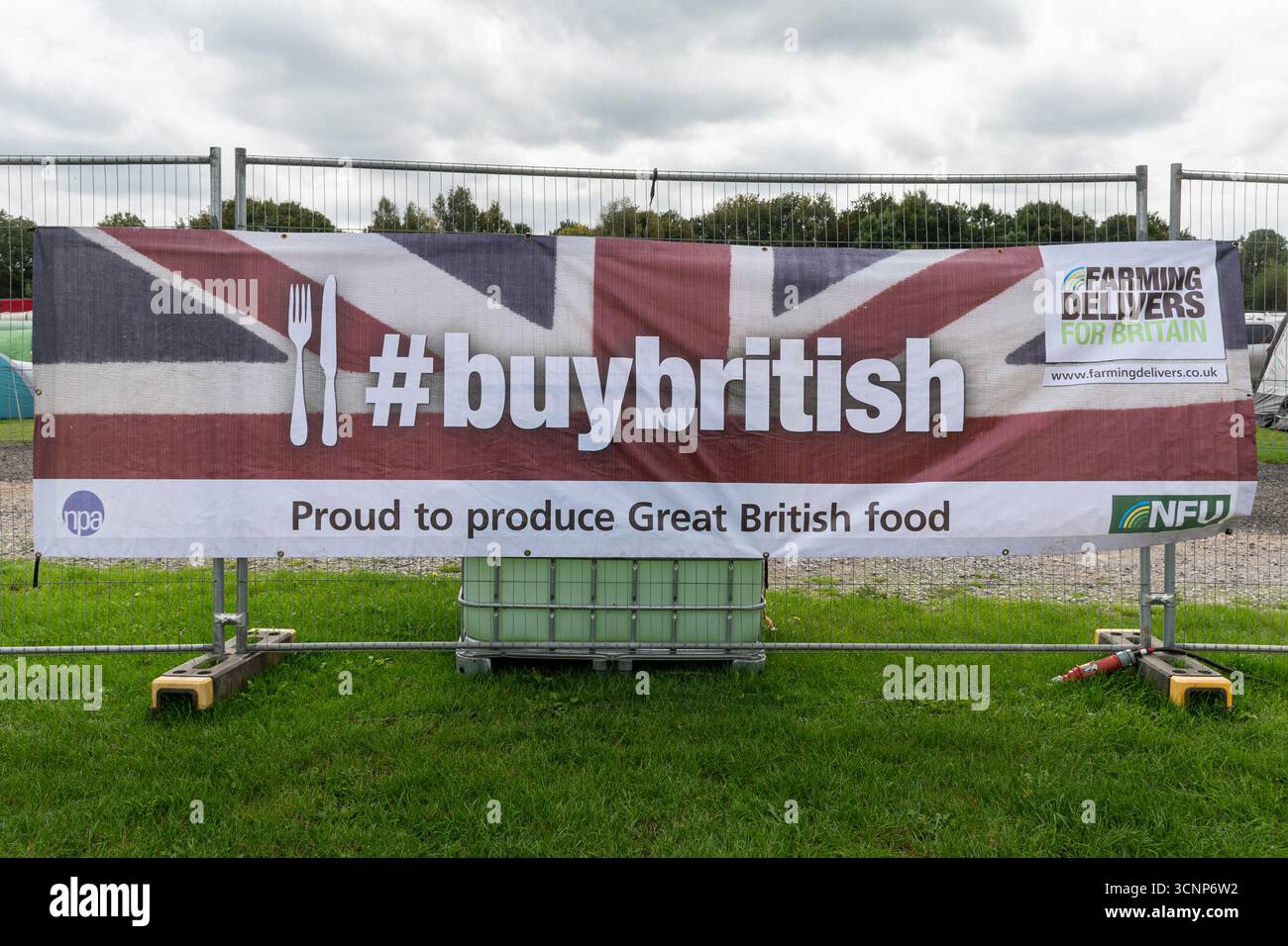 NFU, NPA Farming bannières à un salon agricole, bannière Reading Buy British, Proud to Produce Great British Food Banque D'Images