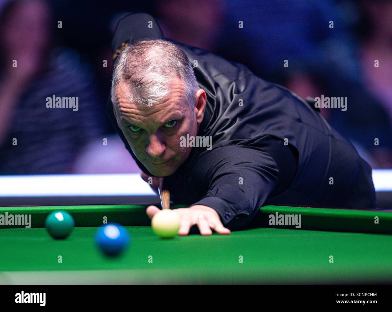 Cheltenham, Royaume-Uni. 22 septembre 2025 ; Cheltenham Racecourse, Cheltenham, Angleterre : Unibet British Open Snooker 2025, jour 1 ; Mark Davis en action lors de son match contre John Higgins crédit : action plus Sports images/Alamy Live News Banque D'Images