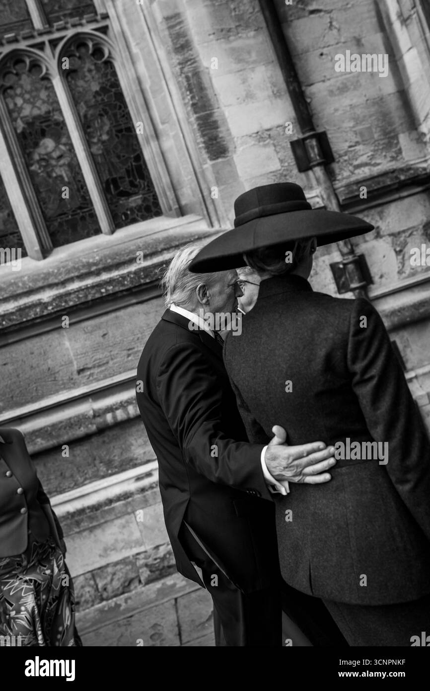 Le président Donald Trump et la première dame Melania Trump visitent la chapelle de George au château de Windsor à Windsor, en Angleterre, le mercredi 17 septembre 2025. (Photo officielle de la Maison Blanche par Daniel Torok) Banque D'Images