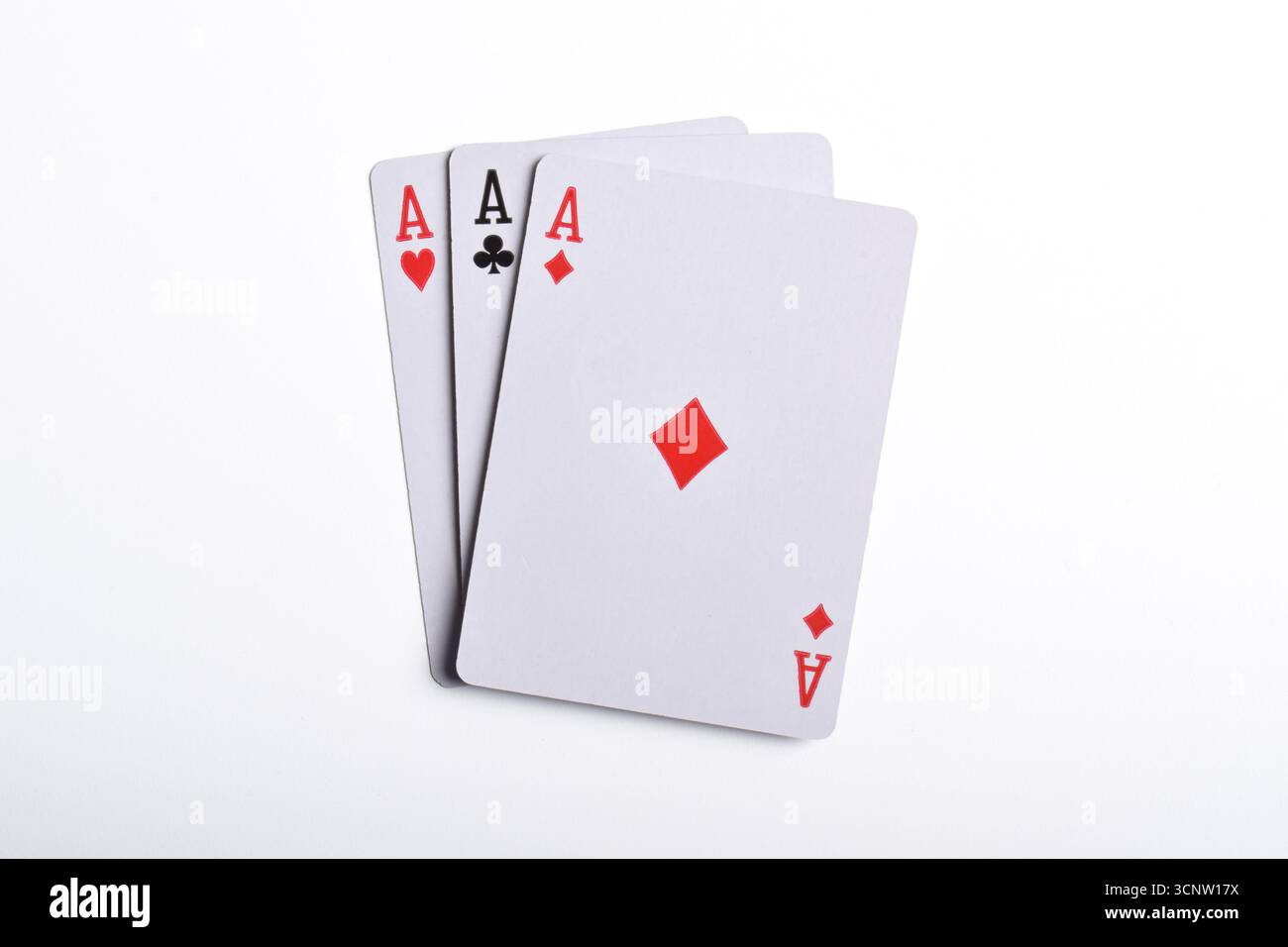 Ensemble de trois as à jouer aux cartes isolées sur fond blanc Banque D'Images