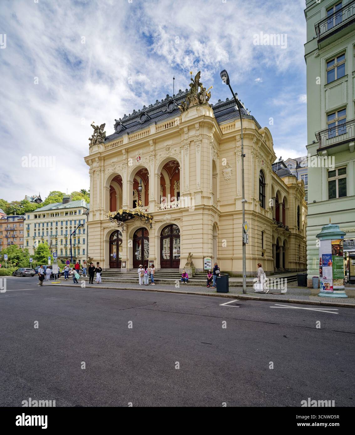 Théâtre municipal de Karlovy Vary dans le nouveau style rococo, vieille ville, spa, source de guérison, santé, minéral, eau minérale, maladie, Karlovy Vary, Bohême Banque D'Images