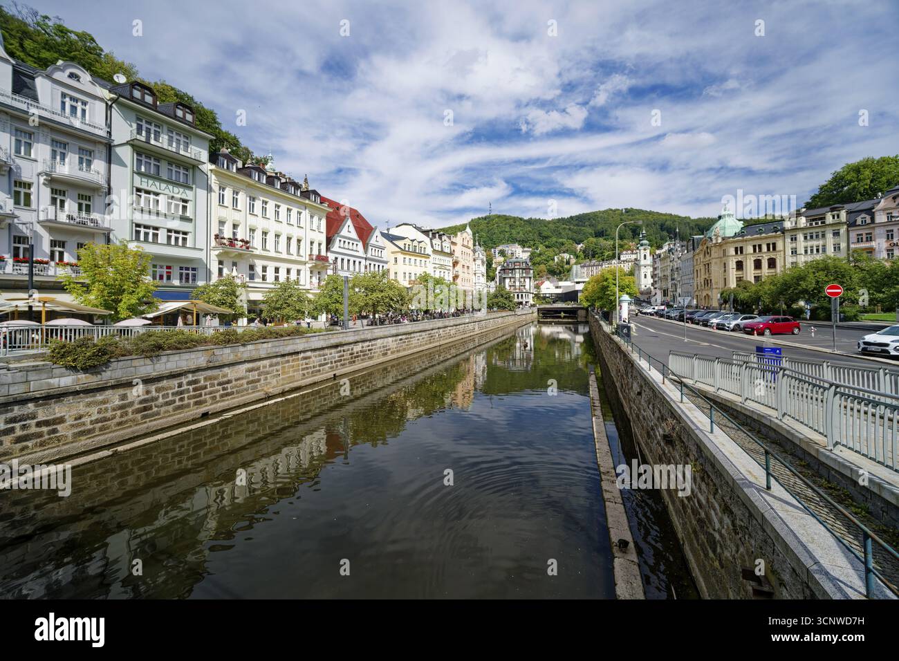 Théâtre municipal de Karlovy Vary dans le nouveau style rococo, vieille ville, spa, source de guérison, santé, minéral, eau minérale, maladie, Karlovy Vary, Bohême Banque D'Images