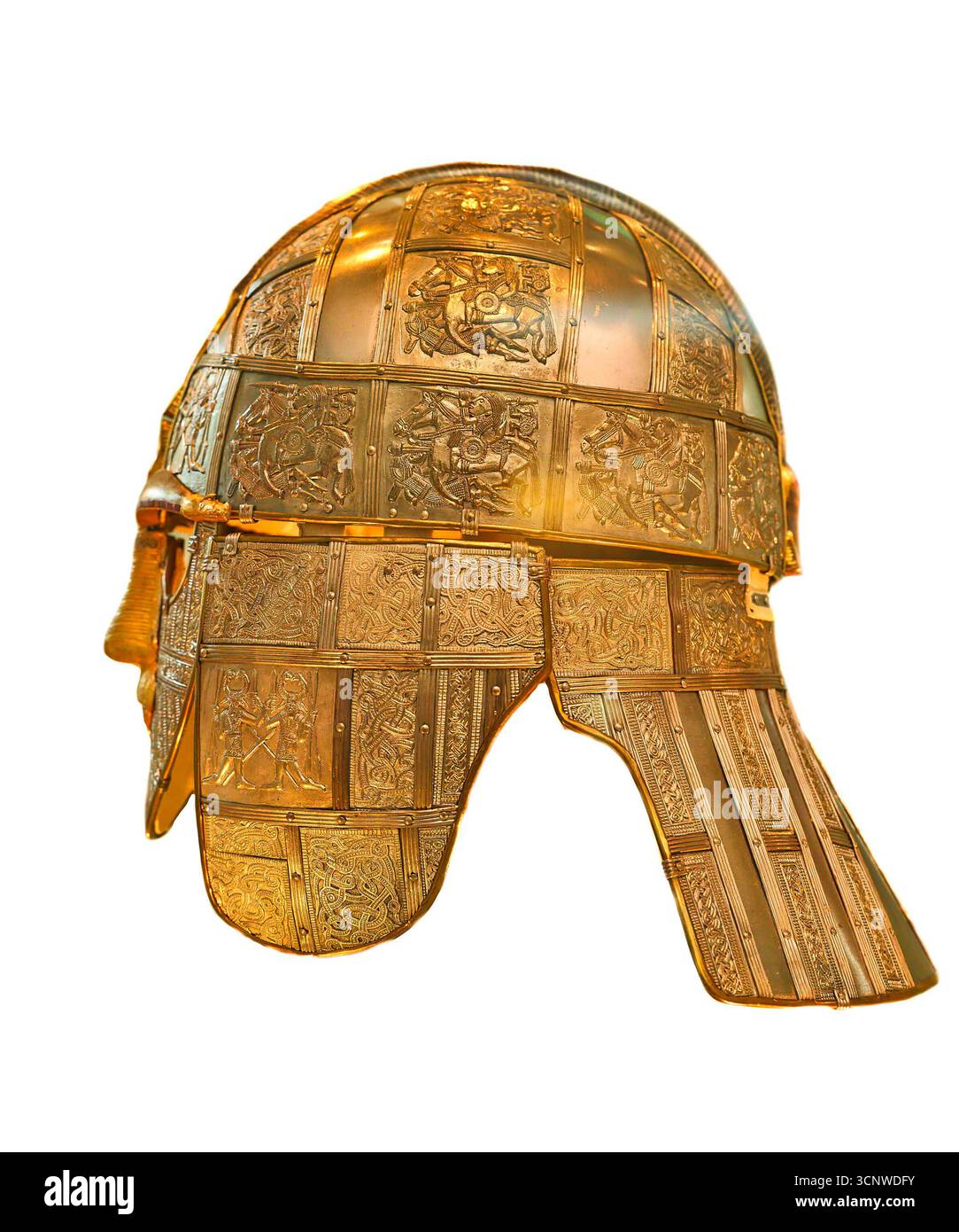 Réplique du casque militaire anglo-saxon reconstruit découvert à Sutton Hoo, en Angleterre. Banque D'Images