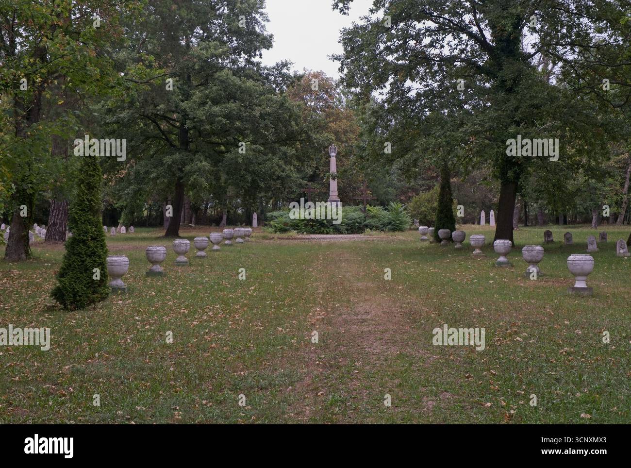 Ostffyasszonyfa, Hongrie - Sep 02, 2025 : ce cimetière de guerre contient les tombes de plus de 10,000 prisonniers de guerre qui ont péri pendant le premier Worl Banque D'Images