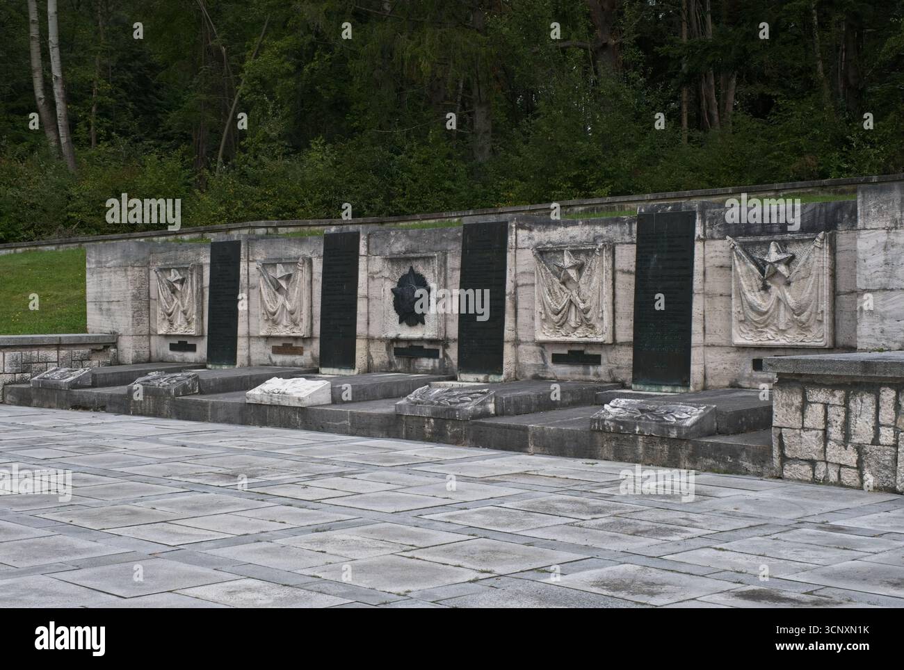 Svidnik, Slovaquie - 07 septembre 2025 : ce monument commémore plus de 9000 soldats soviétiques morts pendant l'opération Carpates-Dukla pendant la seconde Guerre mondiale. Banque D'Images
