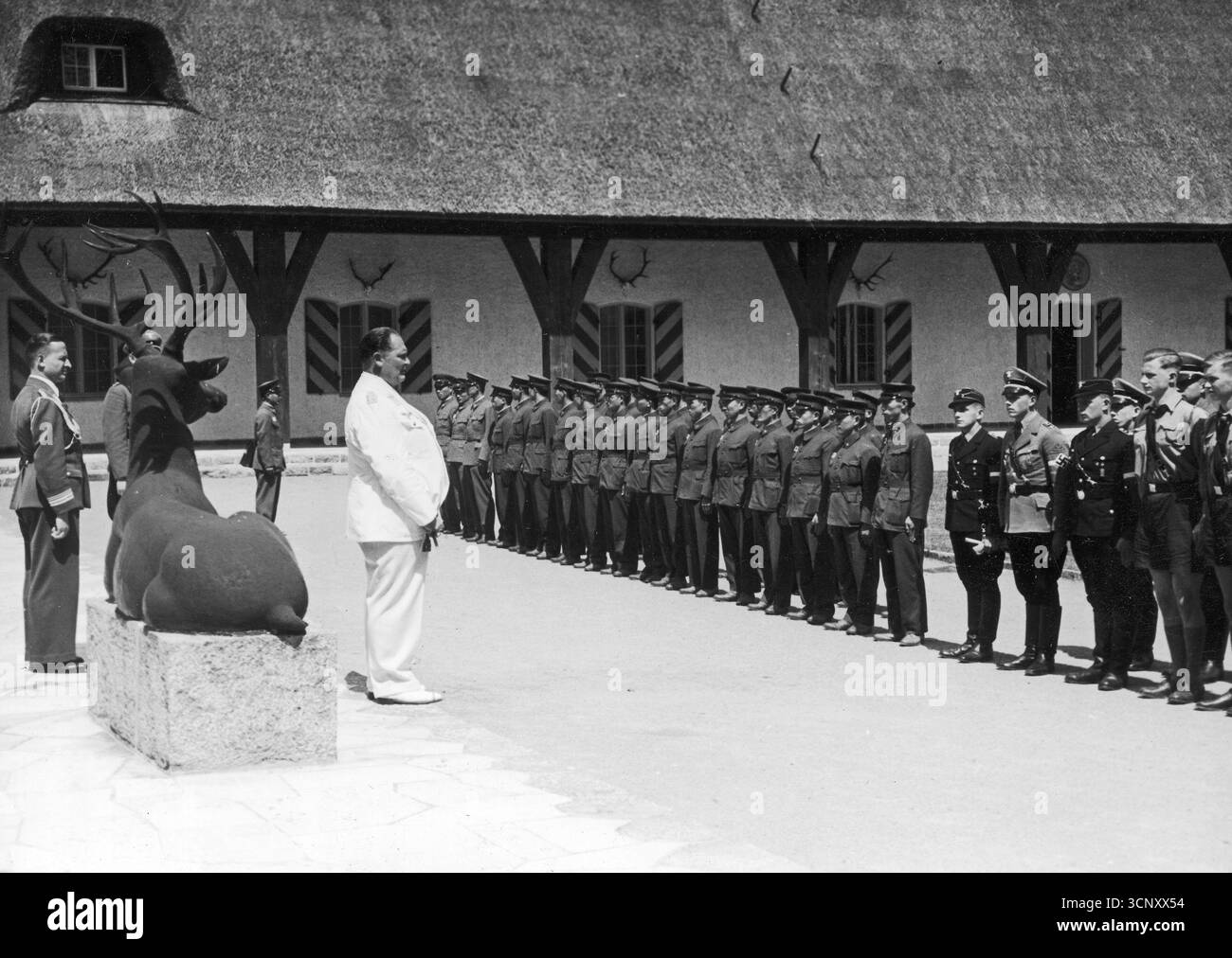 Hermann Goering accueille une délégation de jeunes Japonais dans son domaine de Carinhall. 1938 Banque D'Images