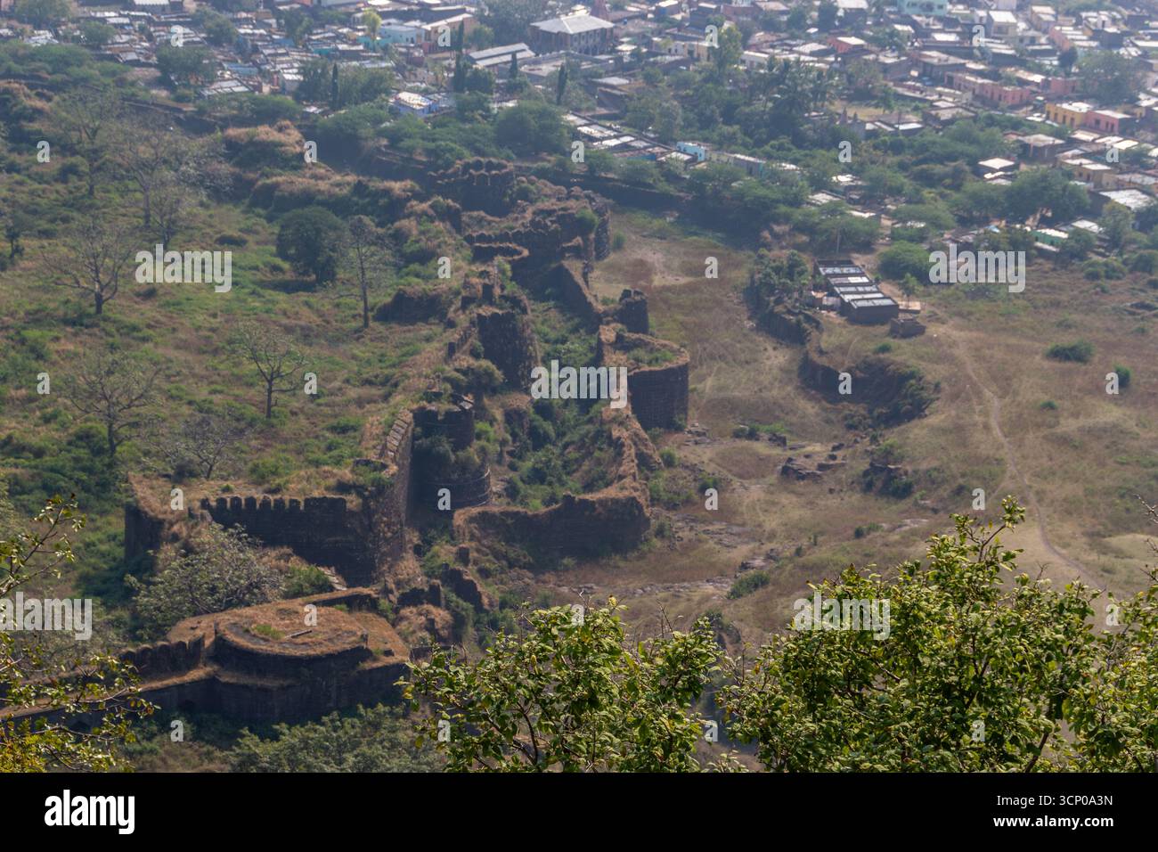 Vaste paysage et ruines du Fort de Daulatabad Banque D'Images