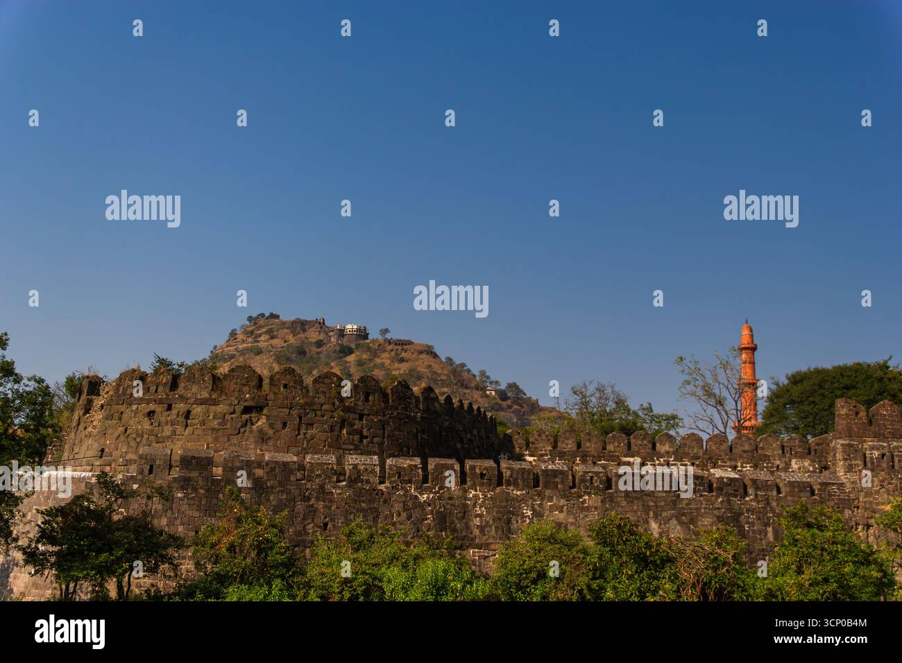 Daulatabad Fort Walls et Chand Minar Banque D'Images
