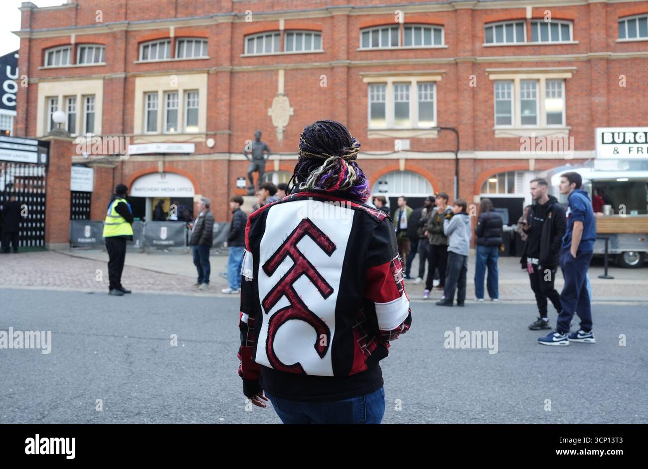 Fan de Fulham avant le match de troisième tour de la Carabao Cup à Craven Cottage, Londres. Date de la photo : mardi 23 septembre 2025. Banque D'Images