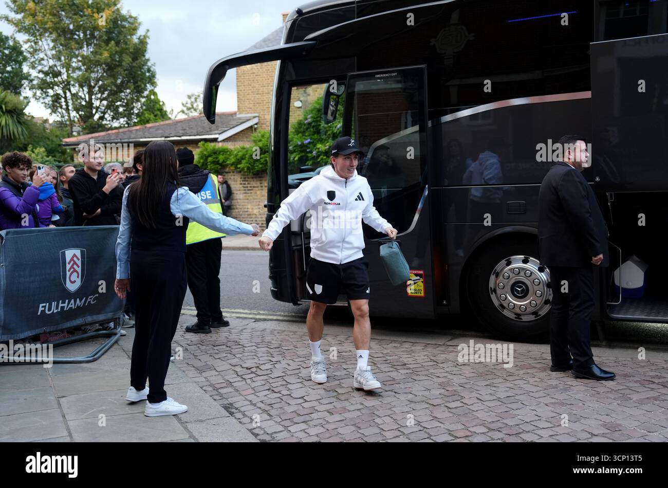 Harry Wilson de Fulham arrive avant le match de troisième tour de la Coupe Carabao à Craven Cottage, Londres. Date de la photo : mardi 23 septembre 2025. Banque D'Images
