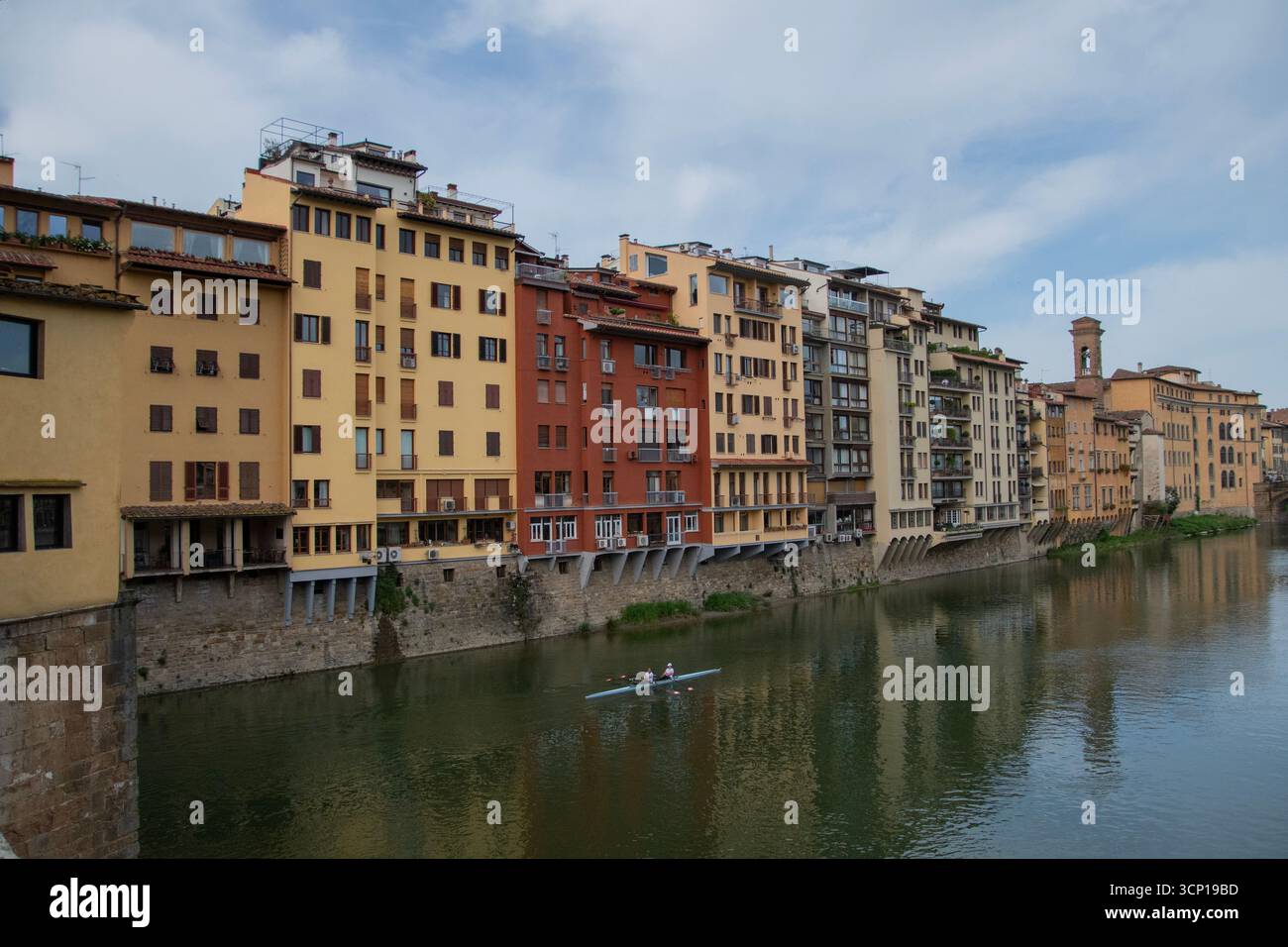 Vue sur la rivière Arno à Florence, en Italie. Banque D'Images
