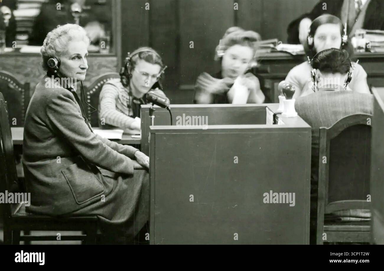 HANNA SOLF (1887-1954) fondatrice du groupe Solf d'intellectuels opposés au régime nazi, témoignant ici au procès de Nuremberg en 1947 Banque D'Images