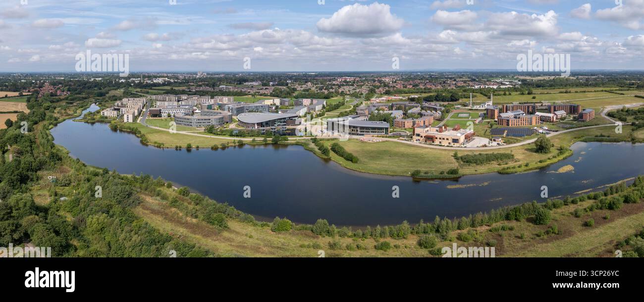 Vue aérienne panoramique de l'Université de York, Campus East, Heslington, York, Royaume-Uni. Banque D'Images
