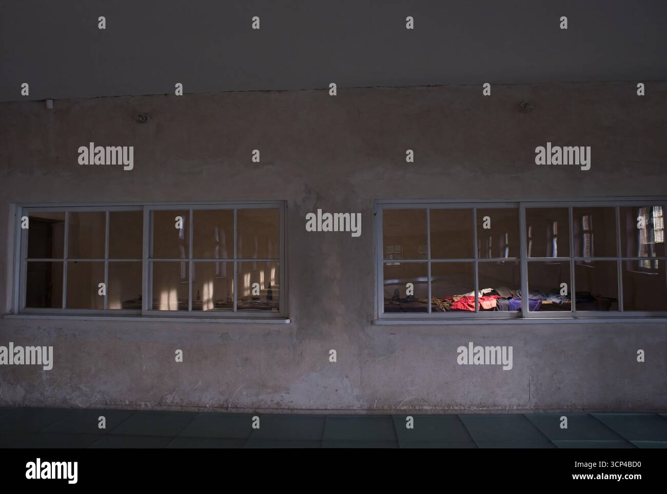 Auschwitz, Pologne - 16 septembre 2025 : le sauna d'Auschwitz II Birkenau. Ici, les prisonniers nouvellement arrivés ont été complètement rasés chauve et fournis avec Banque D'Images