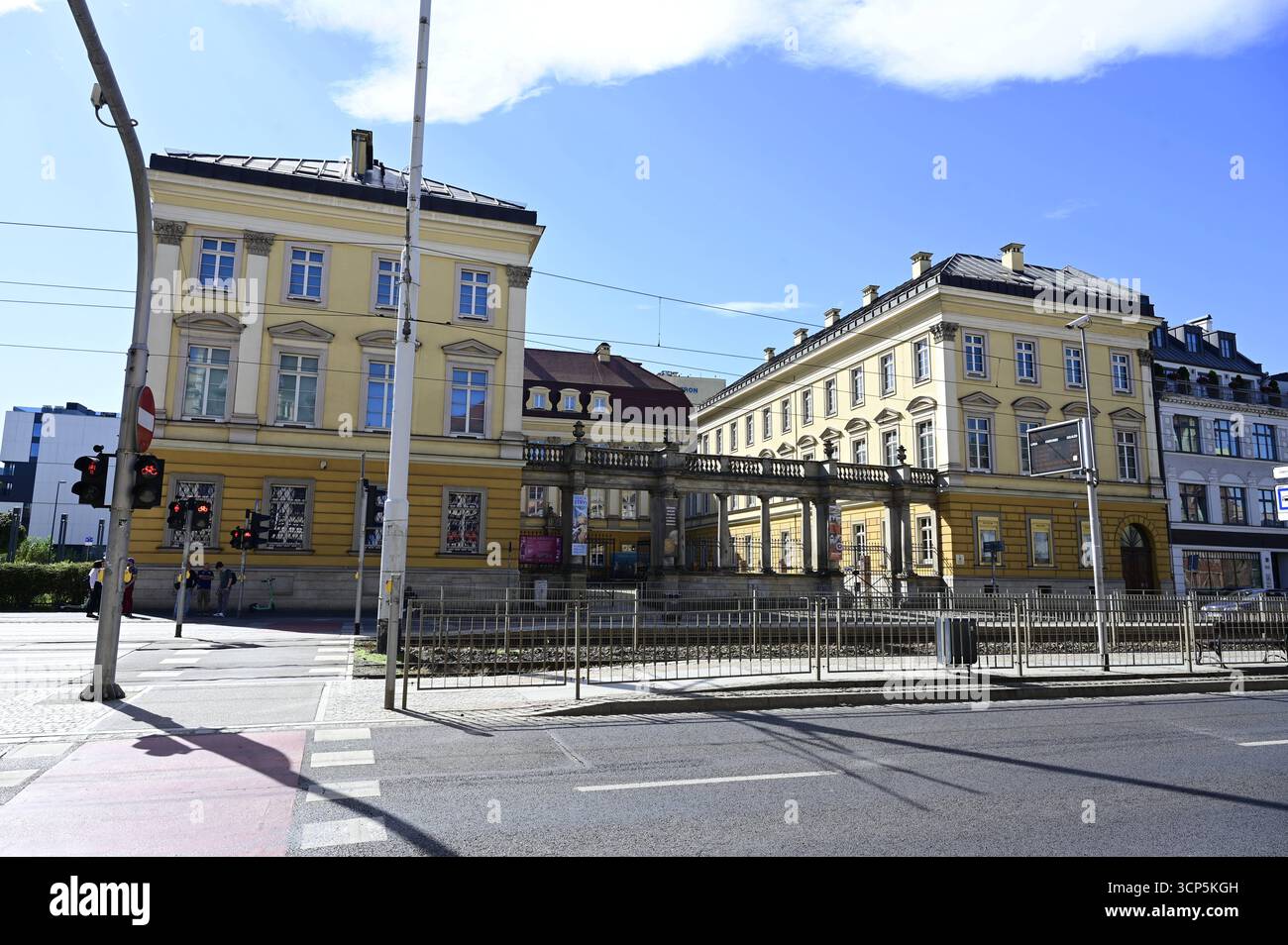 Wroclaw, Breslau in der Woiwodschaft Dolnoslaskie in Polen. Wroclaw, Breslau, 20.09.2025 Königsschloss und Historisches Museum, Breslauer Stadtschloss, Palac Krolewski, Muzeum Historycne mit Schlossgarten in Wroclaw, Breslau in der Woiwodschaft Dolnoslaskie in Polen. Wroclaw, Breslau, 20.09.2025 Woiwodschaft Dolnoslaskie Polen *** Wroclaw, Wroclaw dans la voïvodie de Dolnoslaskie en Pologne Wroclaw, Wroclaw, 20 09 2025 Château Royal et Musée historique, Château de la ville de Wroclaw, Palac Krolewski, Muzeum Historycne avec jardin du château de Château à Wroclaw, Wroclaw dans la vodie de Dolnoslaskie en Pologne Banque D'Images