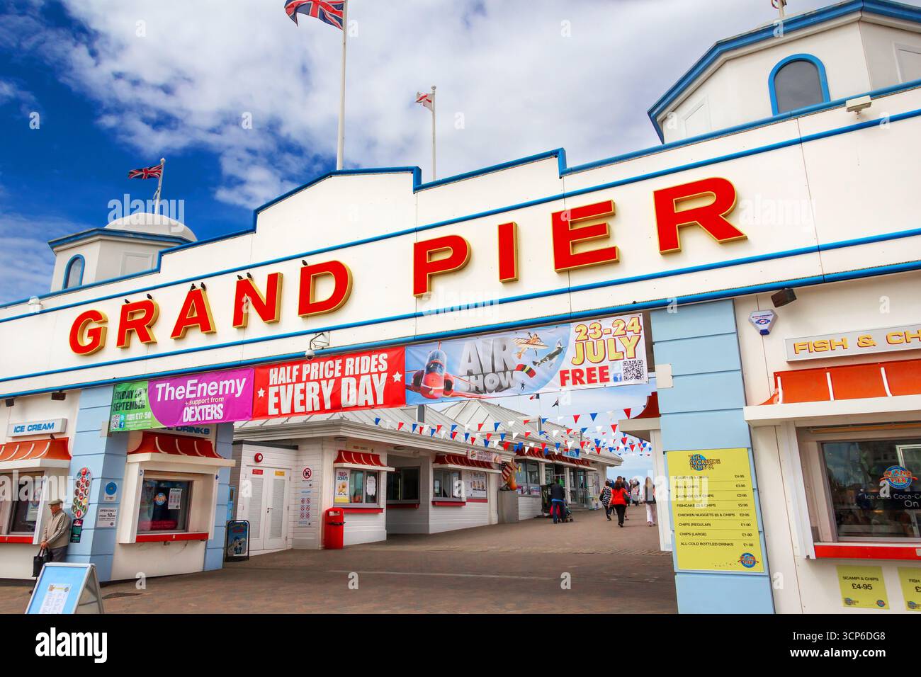 Grand Pier, Weston super Mare, North Somerset, Angleterre, Royaume-Uni Banque D'Images