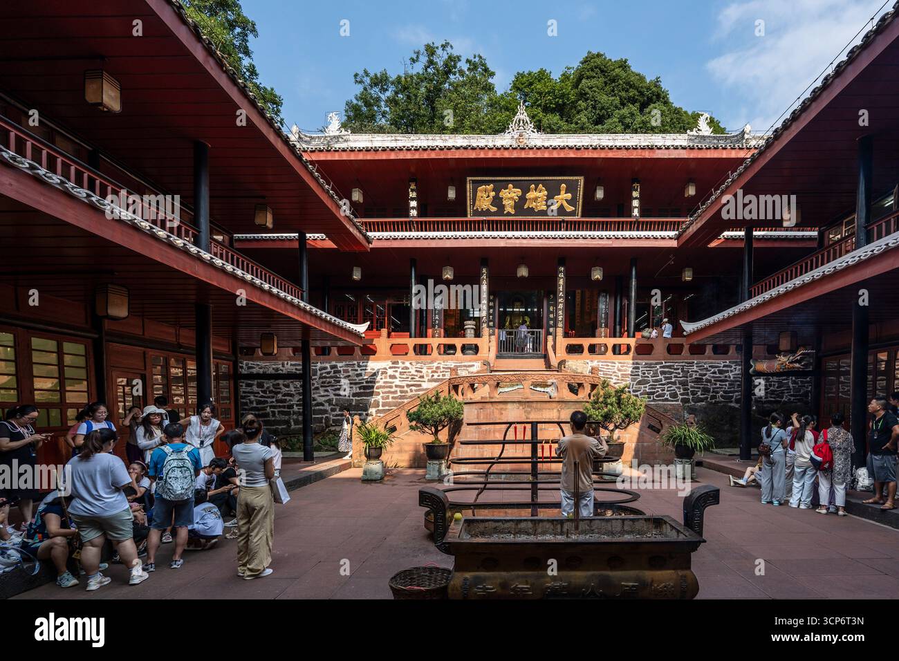 Temple Wannian (« Temple des dix mille ans »), Emeishan, Préfecture de Leshan, Sichuan, République populaire de Chine, Asie. Banque D'Images