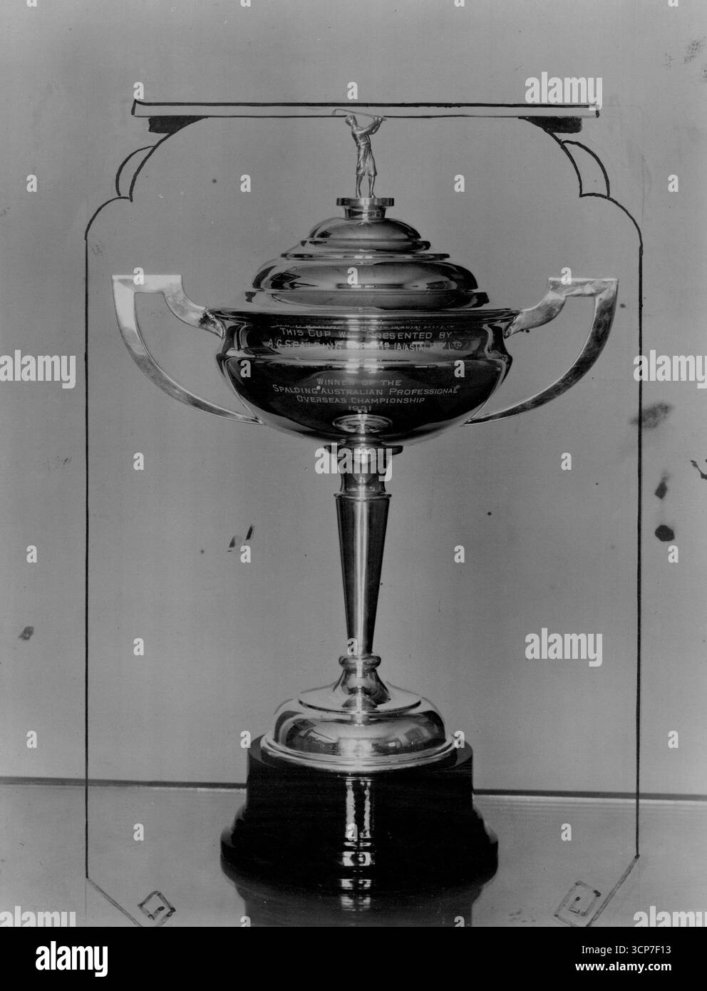 Avantages. Jouer Spalding Championship -- le premier tour de qualification pour les professionnels de N.S.W., pour le Championnat A. G. Spalding Over­seas, a été joué sur les liaisons de golf de Rose Bay à ce jour.le jeu a été de plus de 36 trous, et à la fin d'un tour similaire à Kensington, le joueur principal ira à Melbourne où chaque champion d'État se qualifiera pour la finale pour sélectionner un représentant australien dans le British Open Championship qui aura lieu le 1 juin. et le champion de N.S.W. W., W. Bolger, n'a pas pu concourir. 9 mars 1931. (Photo de Sutcliffe Pty. Ltd.). Banque D'Images