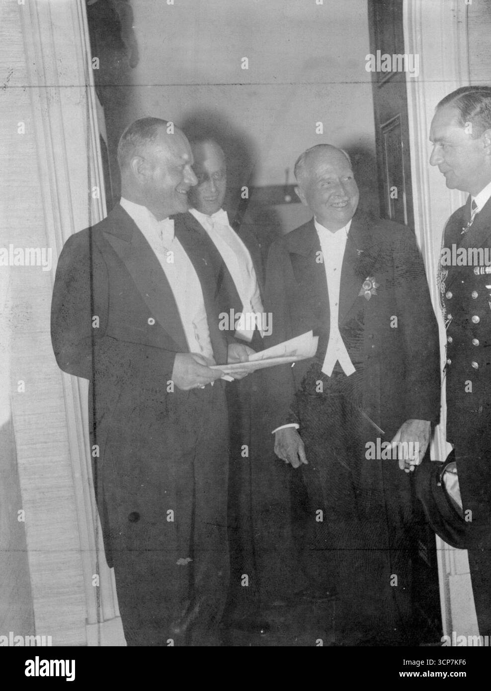 Speech by adolf hitler 1940 Banque de photographies et d’images à haute ...