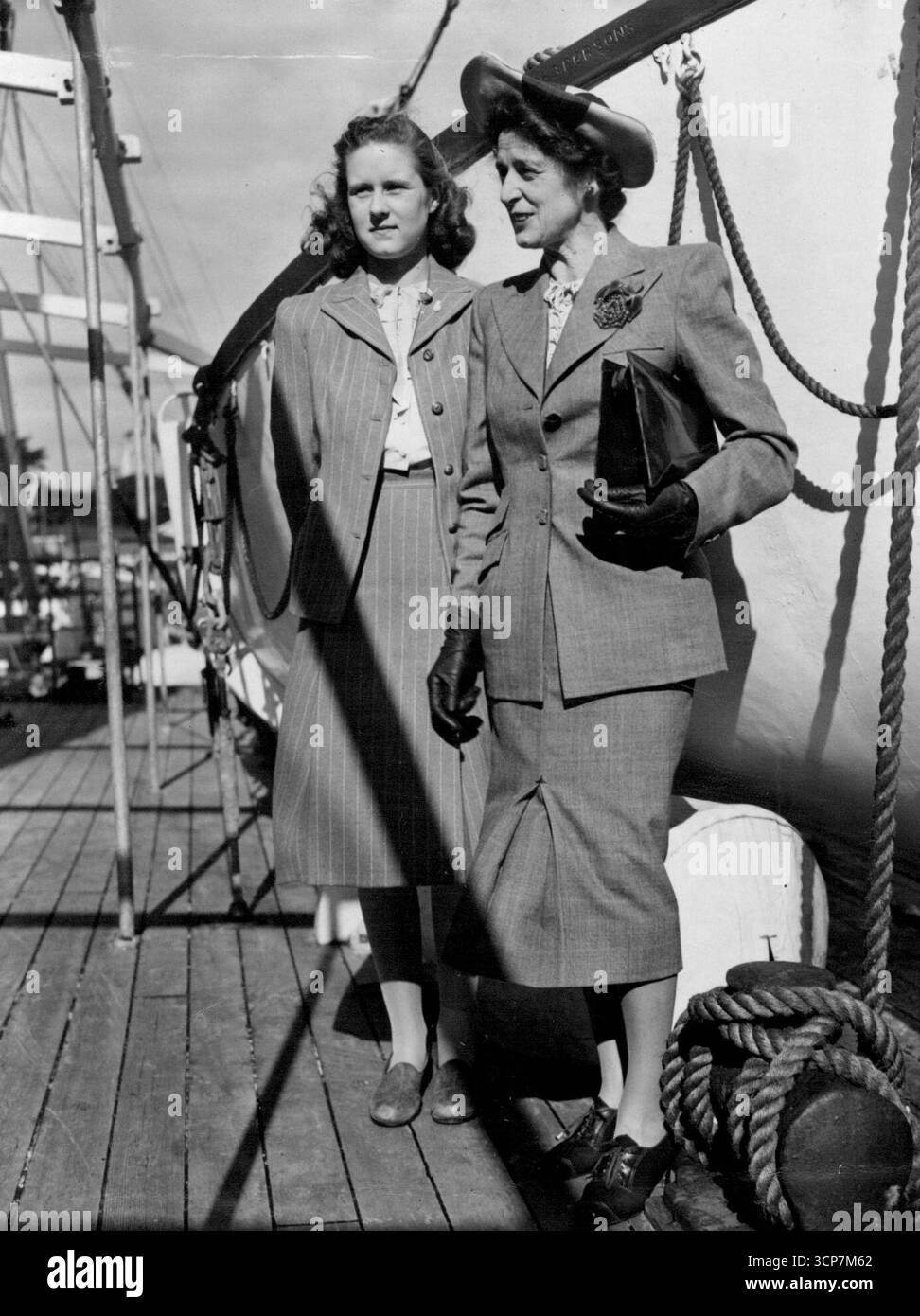 Alors qu'elle était à Nankin, où elle vivait depuis un an avec son mari, le professeur D.B. Copland et sa fille de 14 ans ***** MRS Copland a rejoint l'International Women's Club. 19 mai 1948. Banque D'Images