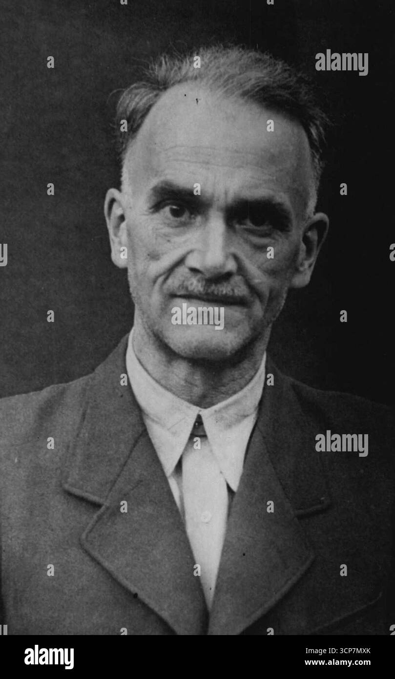 Médecins et scientifiques allemands accusés -- Oscar Schroeder, l'un des accusés.vingt-trois médecins et scientifiques allemands sont maintenant jugés sur le célèbre quai de Nuremberg pour avoir fait tourner et tuer les détenus des camps de concentration au moyen d'expériences inhumaines. Des histoires effrayantes sont racontées devant le tribunal des meurtres et des atrocités qu'ils auraient commis. Certains d'entre eux sont célèbres dans toute l'Europe pour leurs réalisations médicales ou scientifiques. Tous ont plaidé 'pas Gullty'. 1 février 1947. Banque D'Images