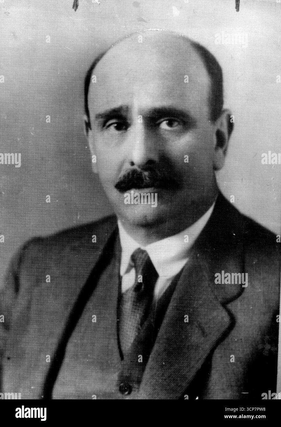 La police a maintenant indice - travail de bombardement des communistes.ces lettres - police enquêtant sur le bombardement de la maison de Sir Stanley Argyle lundi dernier prétendent qu'ils ont un indice.leurs enquêtes renforcent la théorie que l'attentat à la bombe, et les menaces sanguinaires subséquentes aux communistes, qui ressentent les déclarations des hommes signalées. il est maintenant appris que le colonel H. E. Cohen a reçu une lettre de menace, semblable à celles envoyées à ses collègues conseillers législatifs, Mr. H. E. Cohen K. C. et Dr Harris. 27 novembre 1931. Banque D'Images