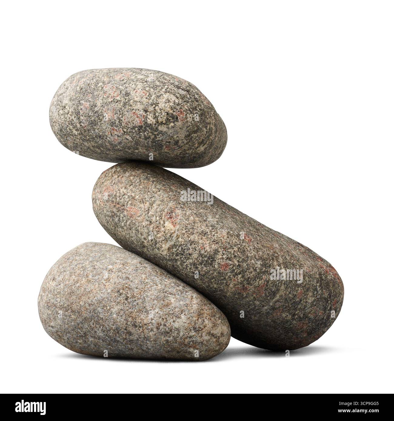 trois pierres de granit avec surface texturée naturelle de différentes tailles, empilées dans une composition équilibrée fond blanc isolé, stabilité, harmonie Banque D'Images