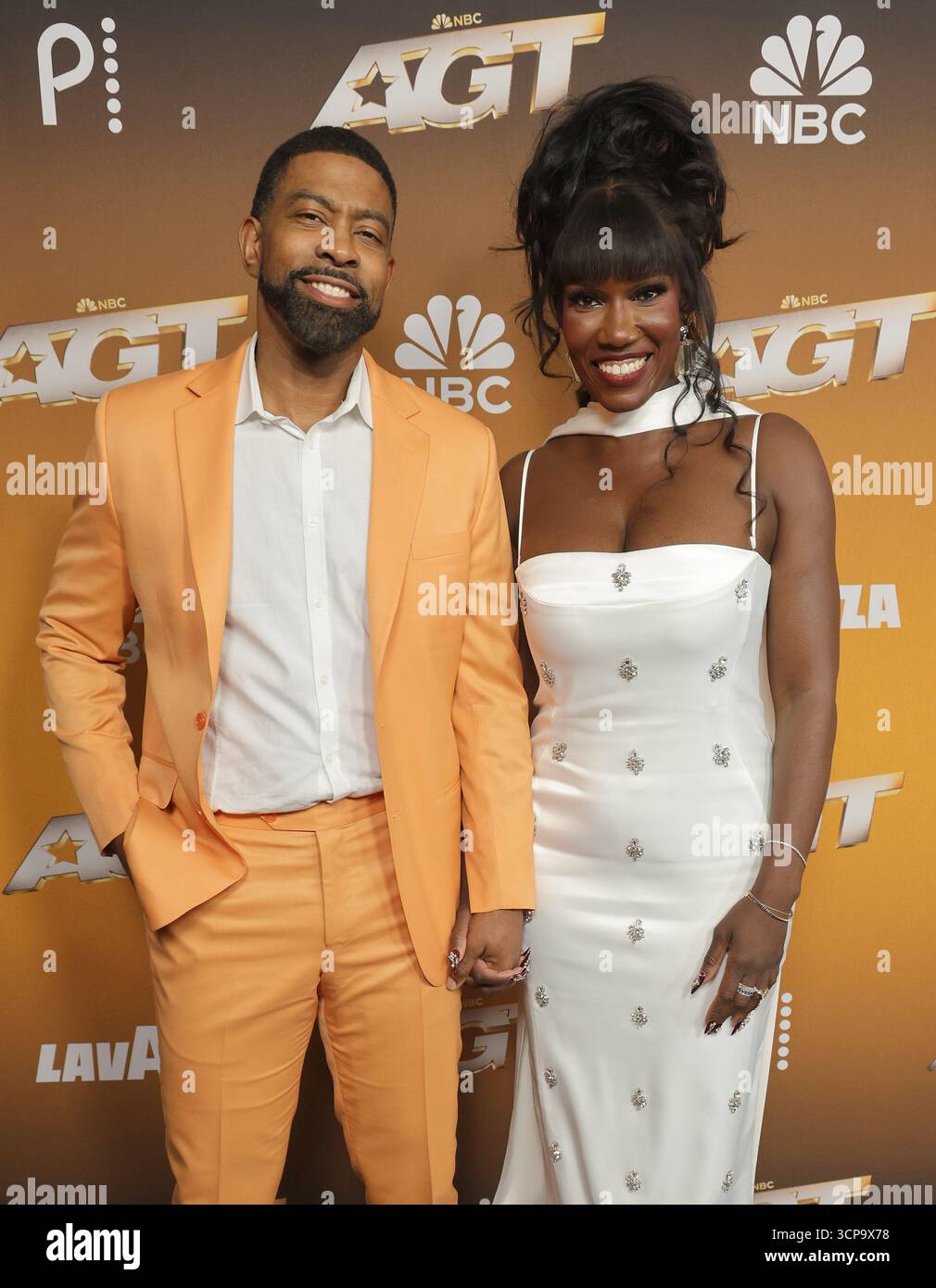 Pasadena, États-Unis. 24 septembre 2025. Keely Watson et Bozoma Saint John assistent au tapis rouge des gagnants de la saison 20 de l'America's Got talent à l'hôtel Dena le 24 septembre 2025 à Pasadena, en Californie. Photo : Crash/imageSPACE/SIPA USA crédit : SIPA USA/Alamy Live News Banque D'Images