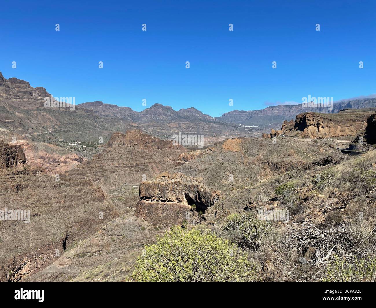 Vue panoramique sur la montagne à Gran Canaria - Image de stock capturée avec un smartphone