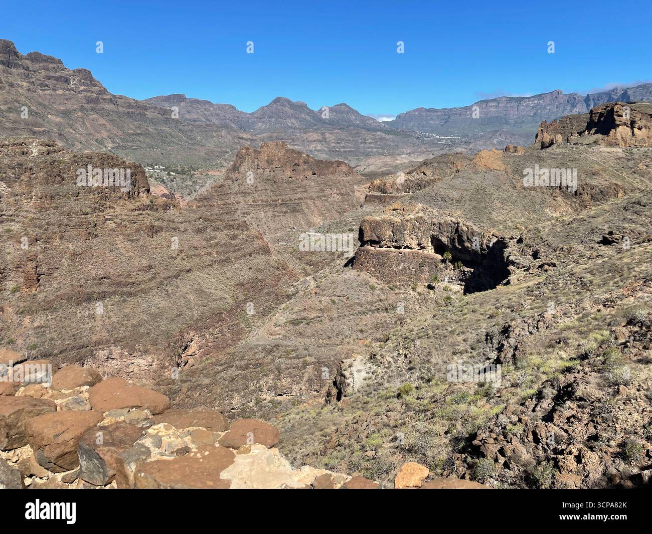 Vue panoramique sur la montagne à Gran Canaria - Image de stock capturée avec un smartphone