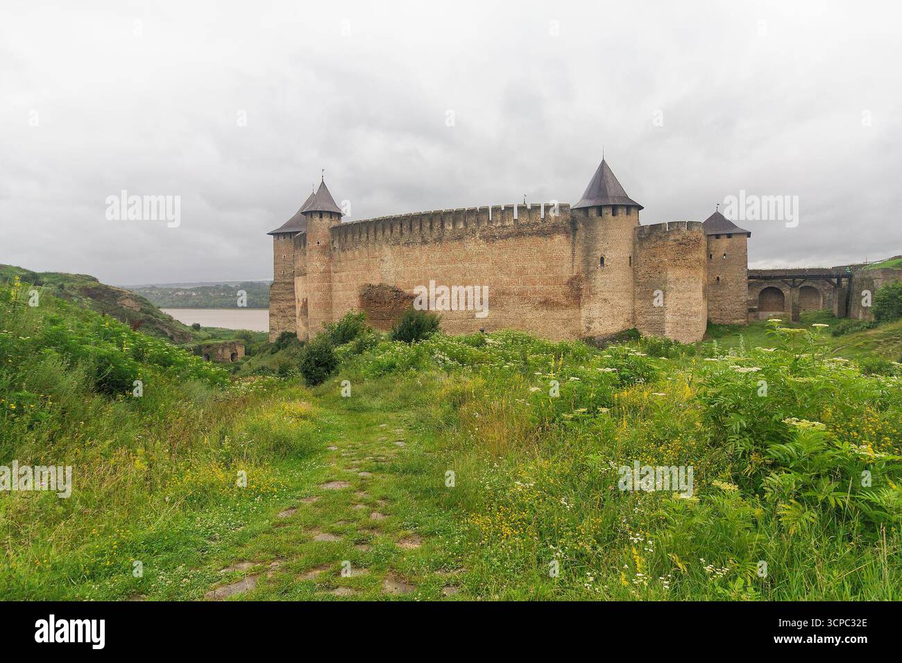 Vue sur les murs de la forteresse Khotyn. Ukraine Banque D'Images