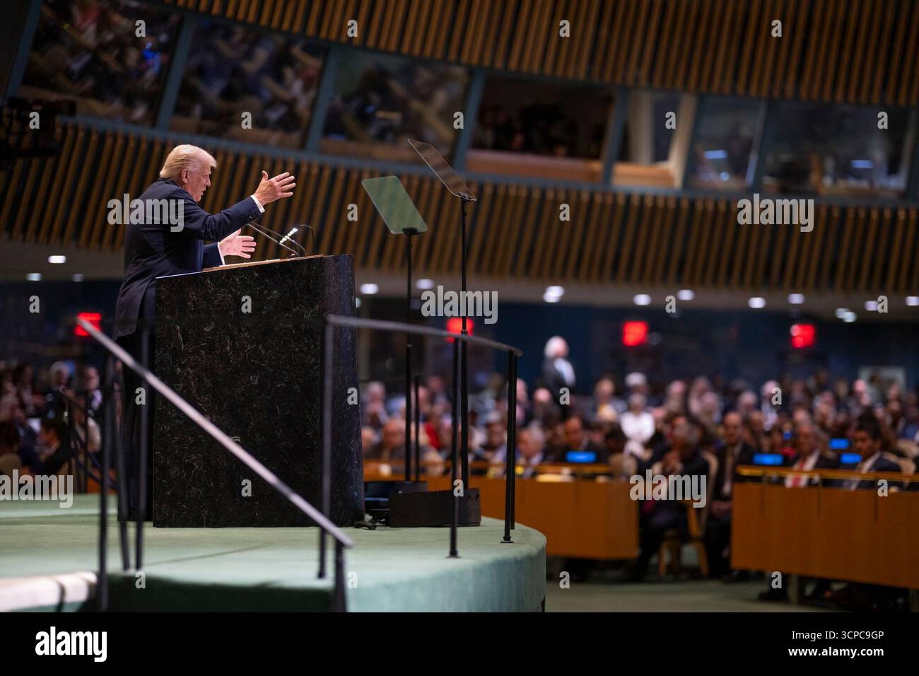 Le président Donald Trump prononce un discours lors de la 80e session de l’Assemblée générale des Nations Unies au siège de l’ONU à New York le 23 septembre 2025. Image reproduite avec l'aimable autorisation de la Maison Blanche. Banque D'Images