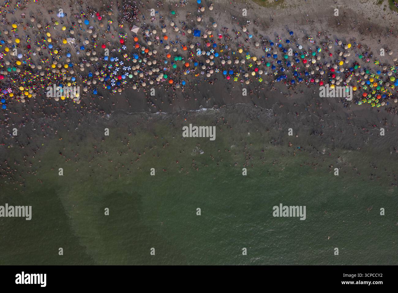 Vue aérienne des plages de la ville de Lima sur la Costa Verde. Pérou Banque D'Images