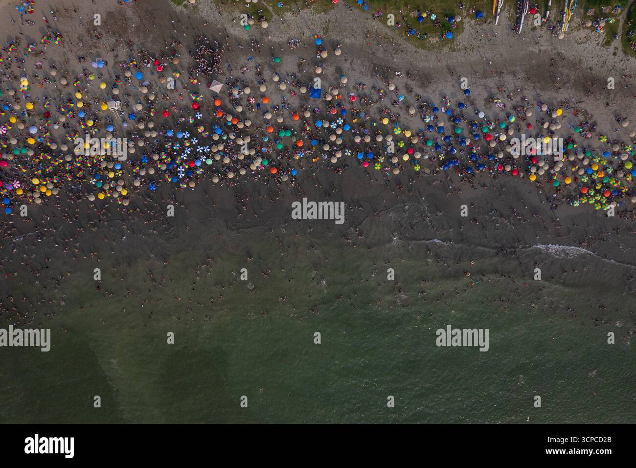 Vue aérienne des plages de la ville de Lima sur la Costa Verde. Pérou Banque D'Images