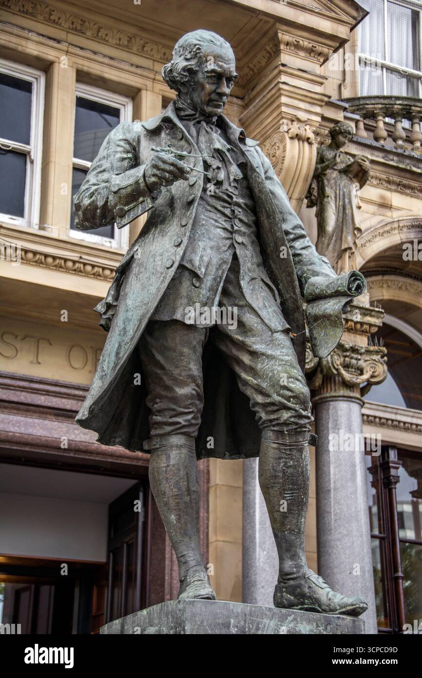 Statue de James Watt dans la vue entière Banque D'Images