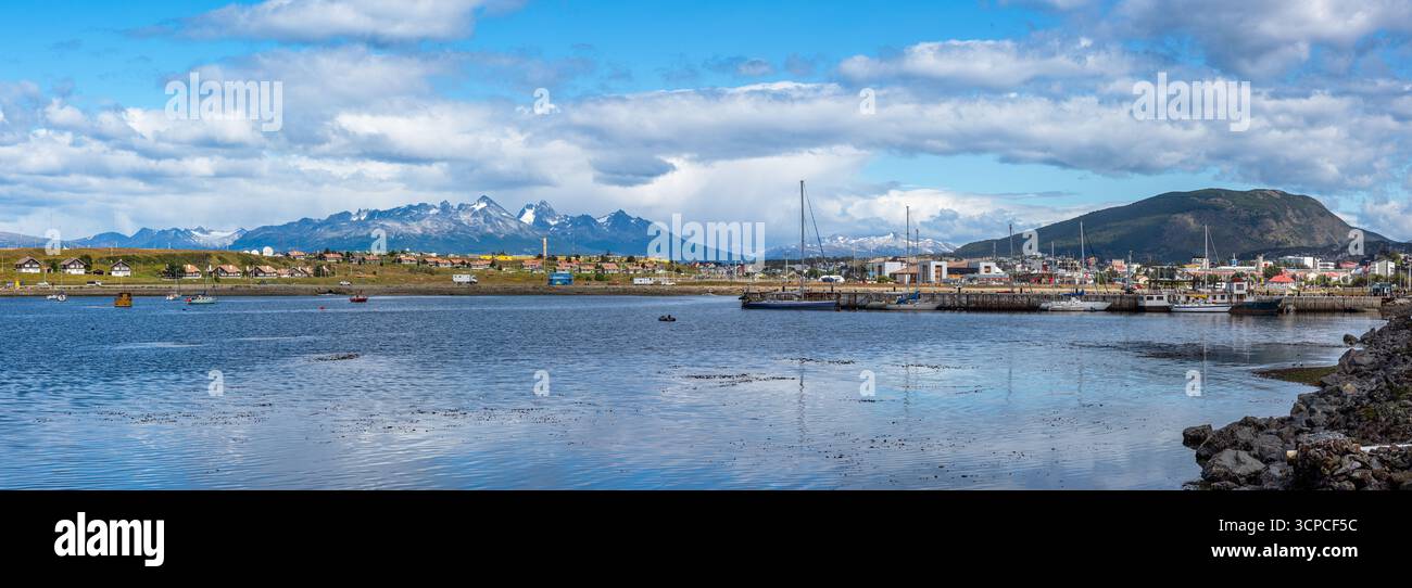 Navires et bateaux dans le port d'Ushuaia, Argentine Banque D'Images
