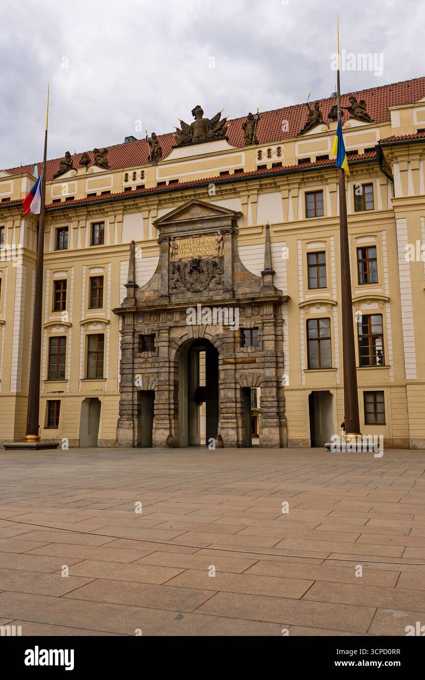 Matthias porte du Nouveau Palais Royal dans le Château de Prague Banque D'Images