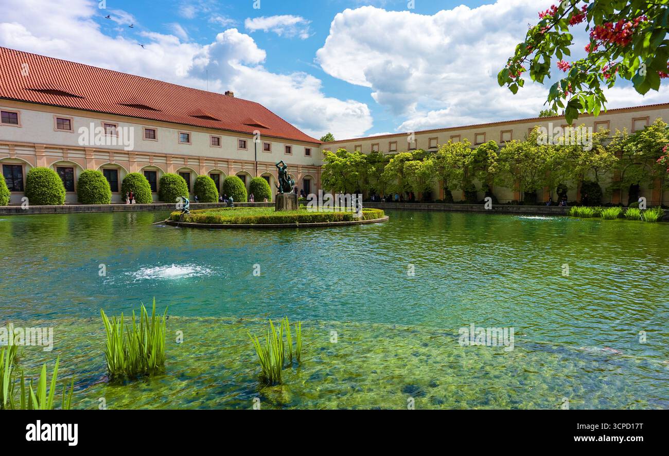 Jardin Waldstein avec fontaine Hercule à Prague. Banque D'Images
