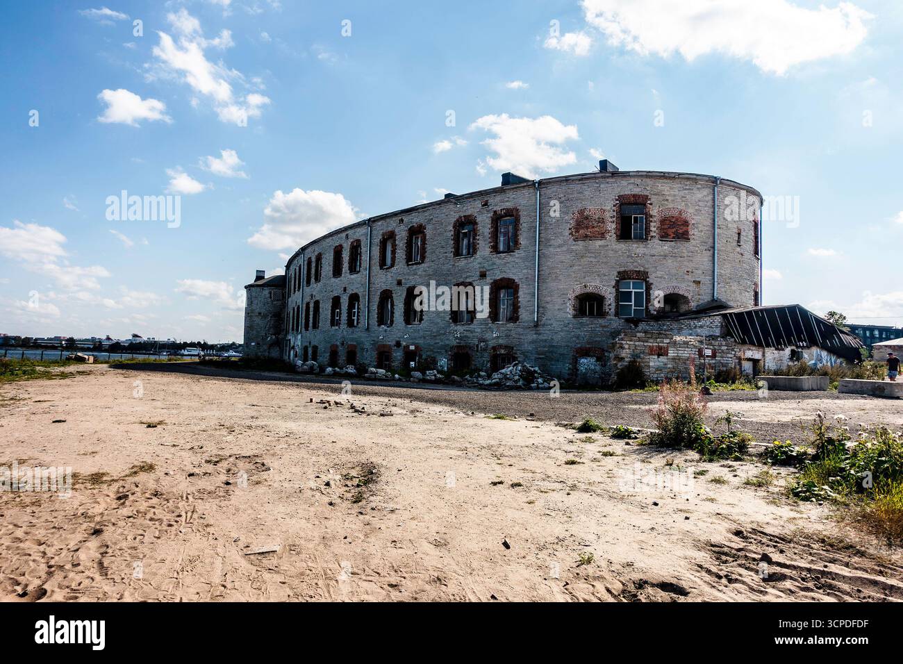 Abandonnée forteresse de la mer de Patarei et prison à Tallinn, Estonie, structure historique de défense côtière du XIXe siècle maintenant un monument en décomposition par le S Baltique Banque D'Images
