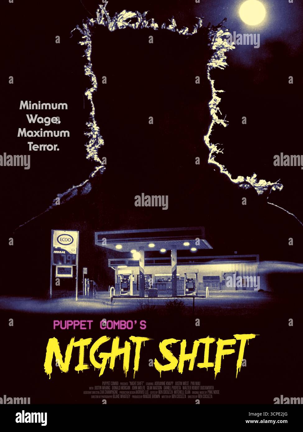 Puppet Combo’s Night Shift (2026) réalisé par Benedetto Cocuzza et mettant en vedette Adrianne Knapp, Justin West et Donald Morgan. Un employé de magasin de proximité de nuit est poursuivi par un tueur en série qui s'approche sous couvert de l'obscurité. Affiche AMÉRICAINE À une feuille POUR USAGE ÉDITORIAL UNIQUEMENT. Crédit : film BFA / nuit Banque D'Images