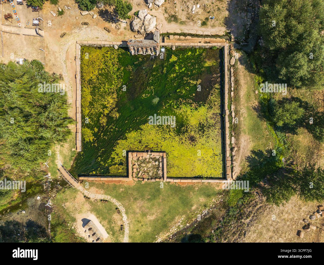 L'ancien monument hittite d'Eflatunpinar avec sa source d'eau sacrée à Beysehir Konya Banque D'Images