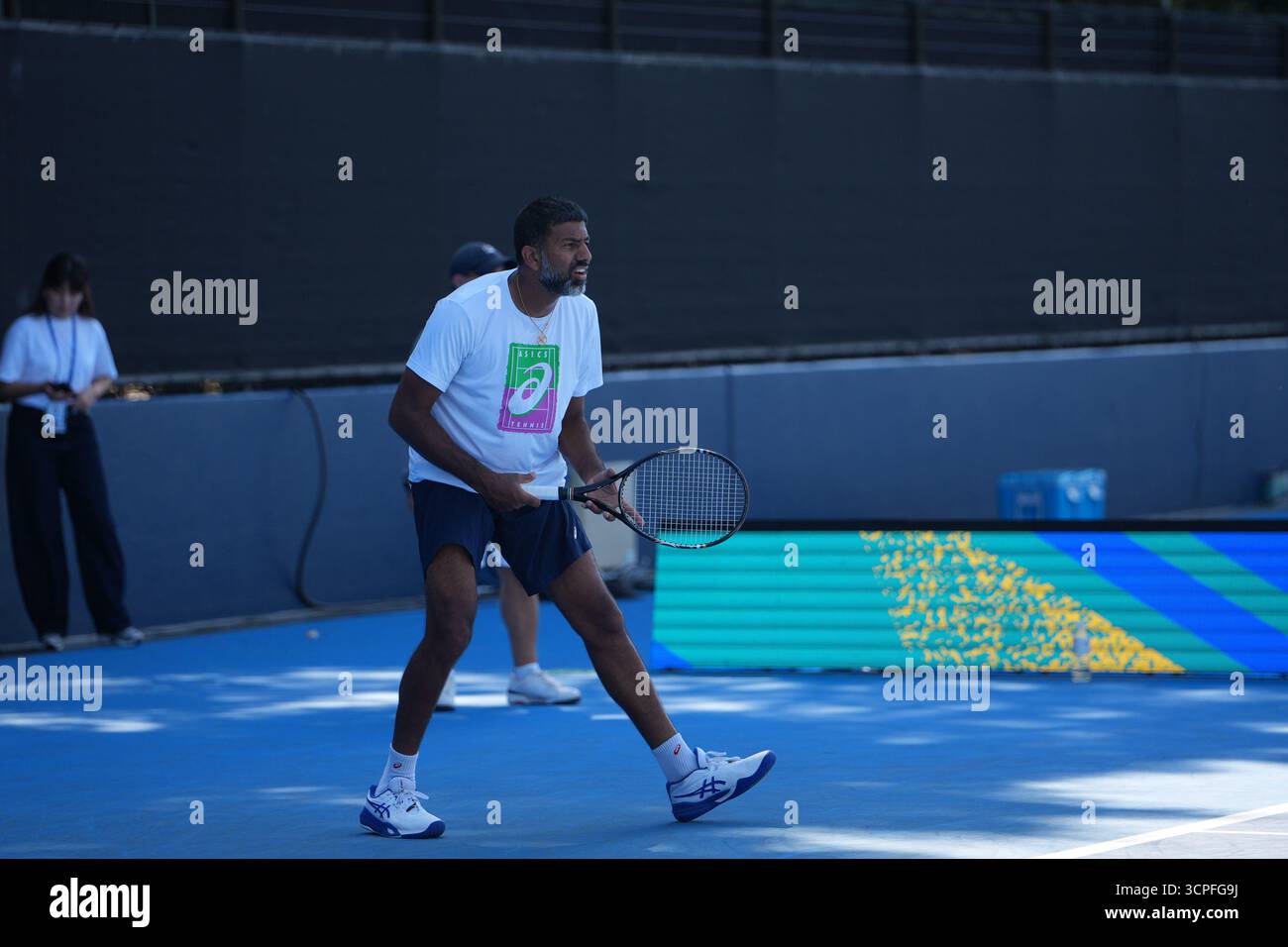Tokyo, Japon. 26 septembre 2025. L'indien Rohan Bopanna et le japonais Takeru Yuzuki pendant la séance d'entraînement avant leur prochain match de double masculin de 2e tour des championnats de tennis ouverts ATP500 Kinoshita Group Japan 2025.Credit :Ranjith Kumar/Alamy Live news Banque D'Images