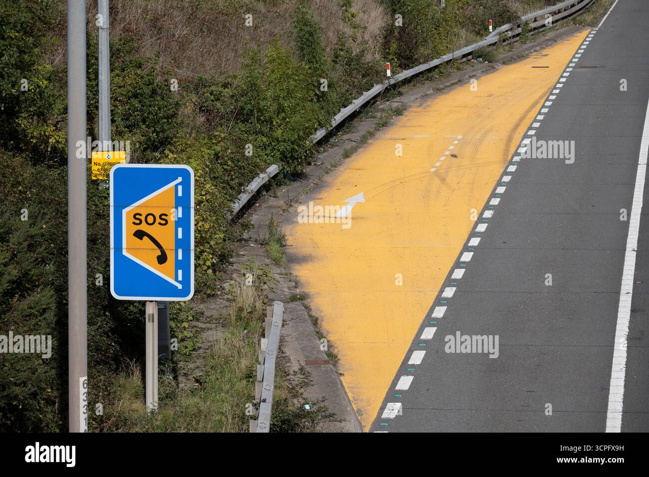 Zone de refuge d'urgence, autoroute M40 près de Solihull, West Midlands, Angleterre, Royaume-Uni Banque D'Images